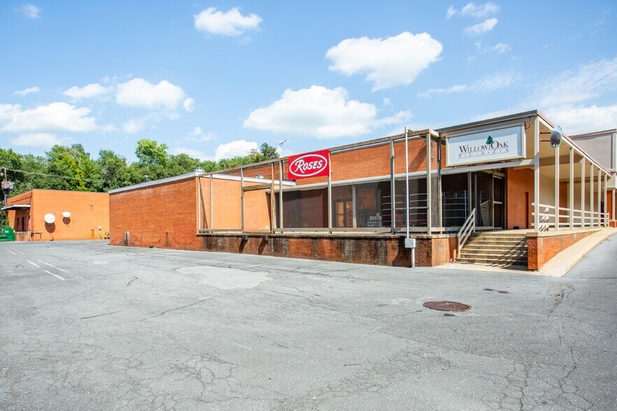 More Photos Of 801-901 W Broad St, Waynesboro Unknown For Sale