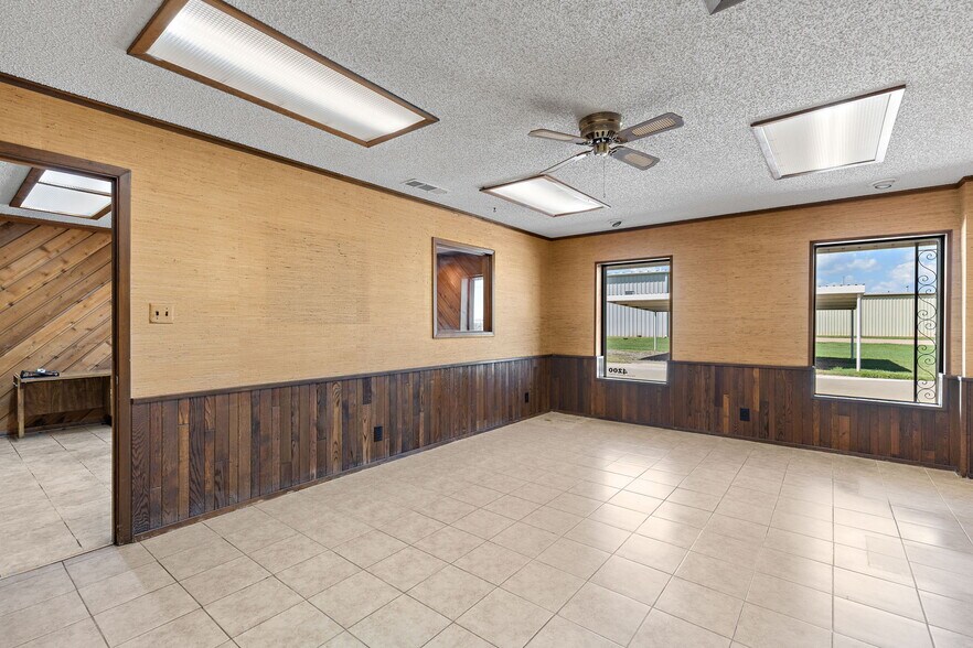 More Photos Of 4200 Henry S Grace Fwy, Wichita Falls Office For Lease