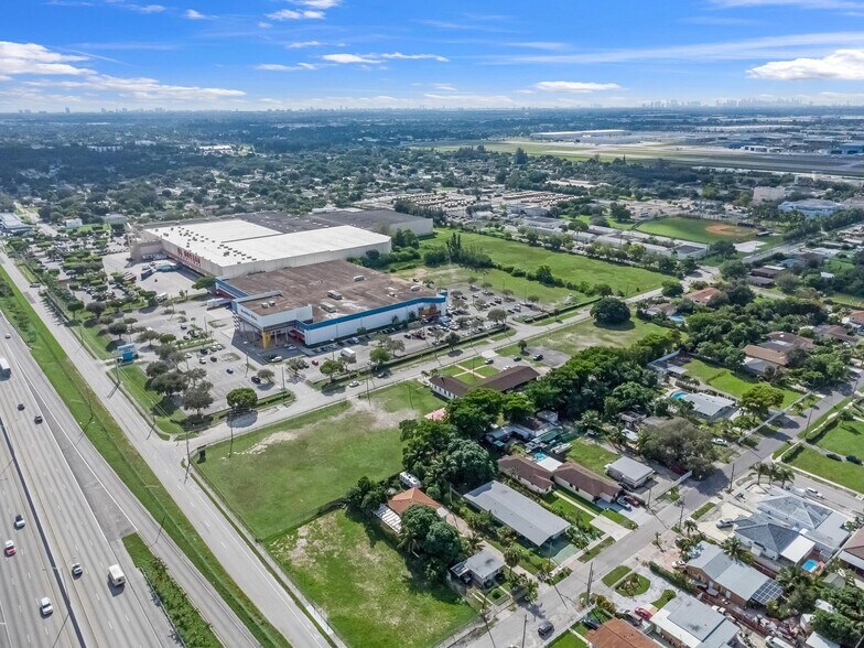 More Photos Of 16600 NW 44th Ct, Opa Locka Land For Lease