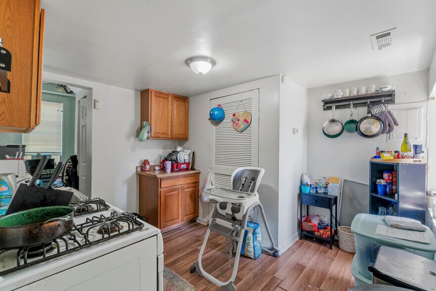 More Photos Of 873 W Lombard St, Baltimore Multifamily For Sale