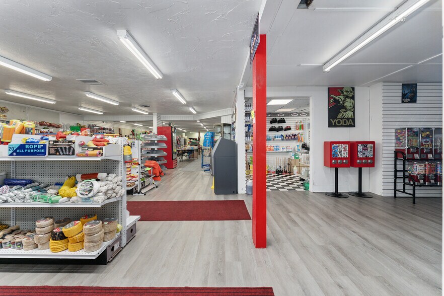 More Photos Of 17313 NE US Highway 301, Waldo Freestanding For Lease