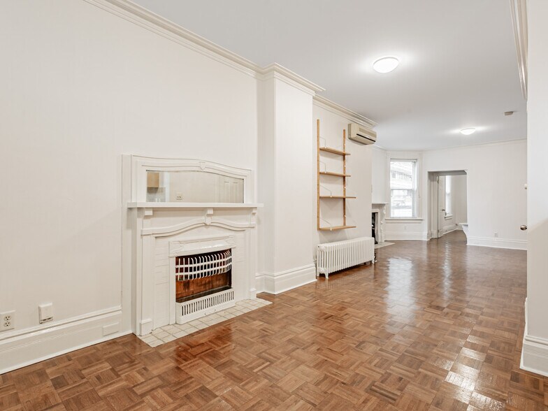 More Photos Of 24 Webster Av, Toronto Apartments For Sale