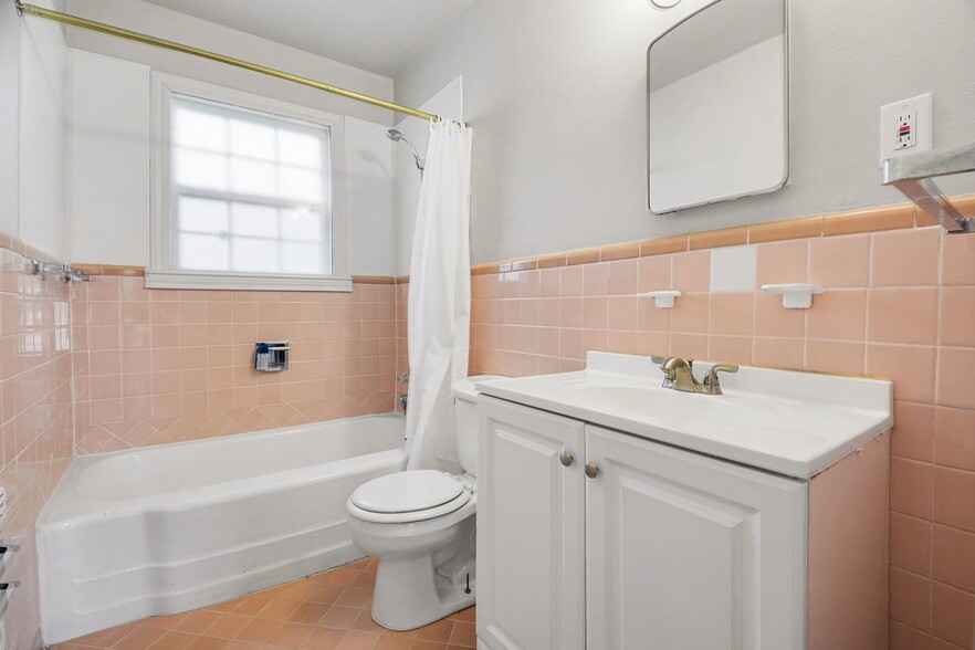 More Photos Of 1004 18th Pl, Plano Office For Lease