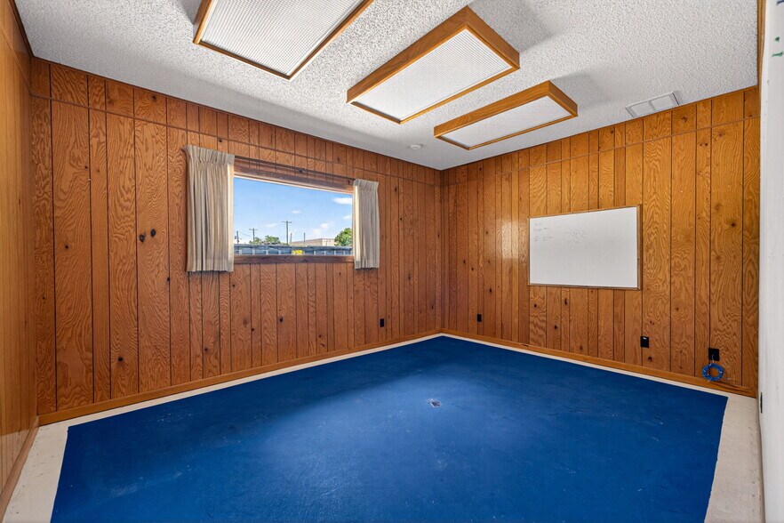 More Photos Of 800 Jefferson St, Kerrville Religious Facility For Sale