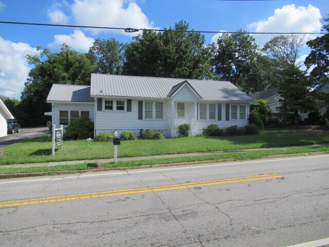 More Photos Of 108 Cedar St, Carrollton Office Residential For Sale