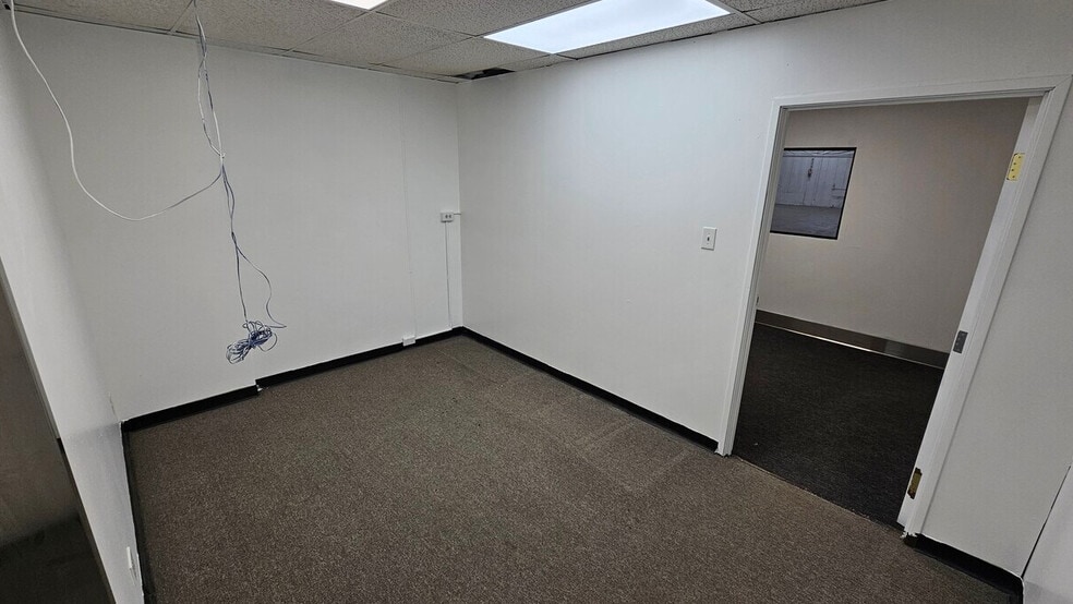 More Photos Of 6521 Washington St, Denver Warehouse For Lease