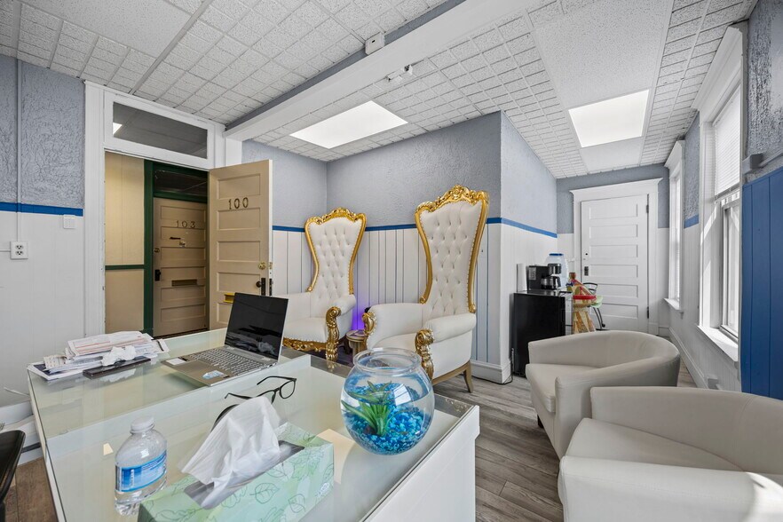 More Photos Of 1533 University Ave W, Saint Paul General Retail For Sale