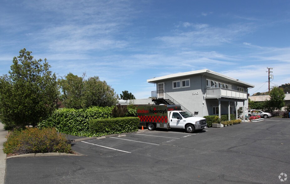 More Photos Of 5643 Paradise Dr, Corte Madera Freestanding For Lease