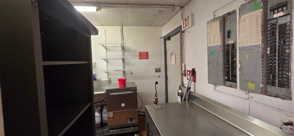 More Photos Of 6228 Yadkin Rd, Fayetteville Restaurant For Sale