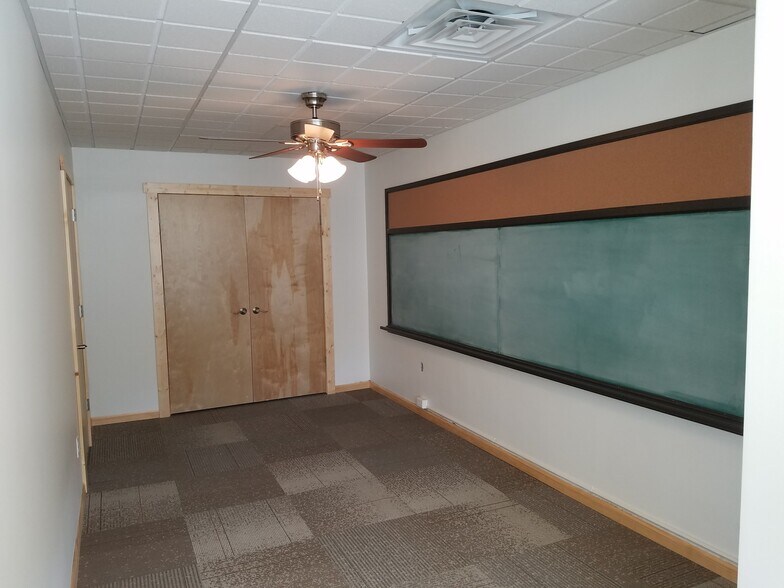 More Photos Of 735 SW Jackson St, Topeka Apartments For Sale