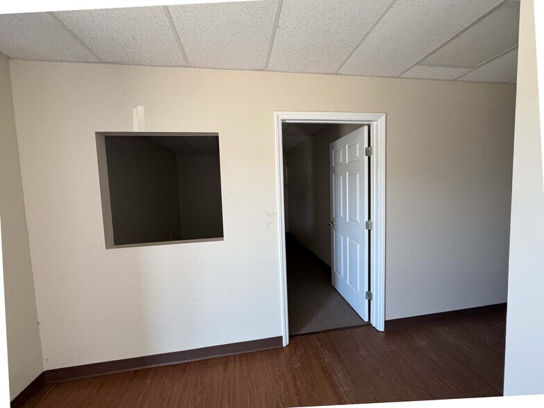 More Photos Of 136 Ostwalt Amity Rd, Troutman Light Manufacturing For Lease