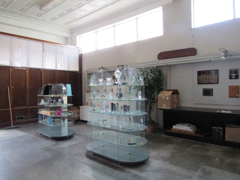 More Photos Of 702-704 E Davis St, Burlington Storefront For Sale