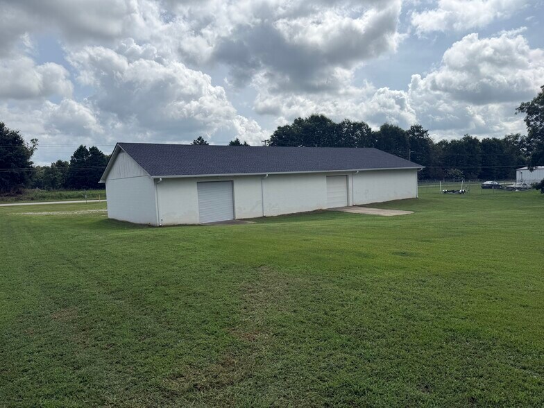 More Photos Of 1453 Hickory Crossing Rd, Hartwell Warehouse For Lease