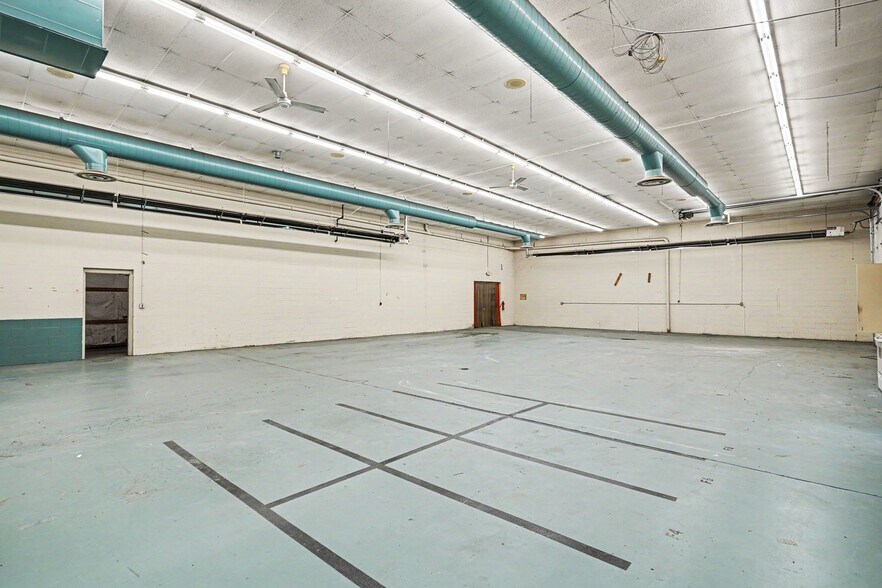More Photos Of 1834 Bagwell St, Flint Warehouse For Sale