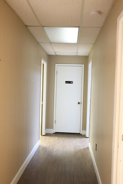 More Photos Of 400 Chestnut St NW, Hartselle Office For Sale