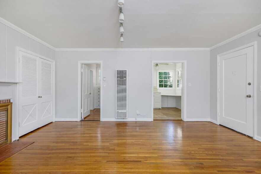 More Photos Of 10370 Ashton Ave, Los Angeles Apartments For Sale