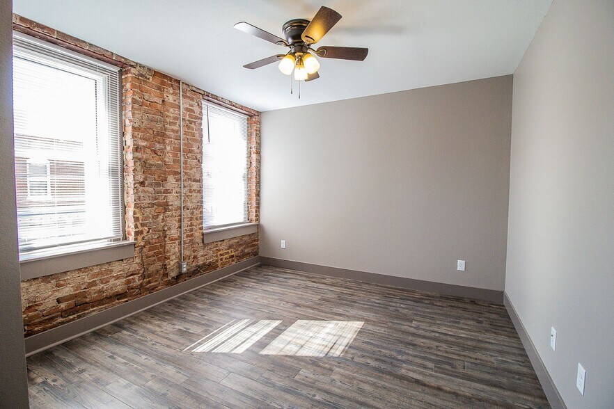 More Photos Of 203 Elm St, Washington Multifamily For Sale