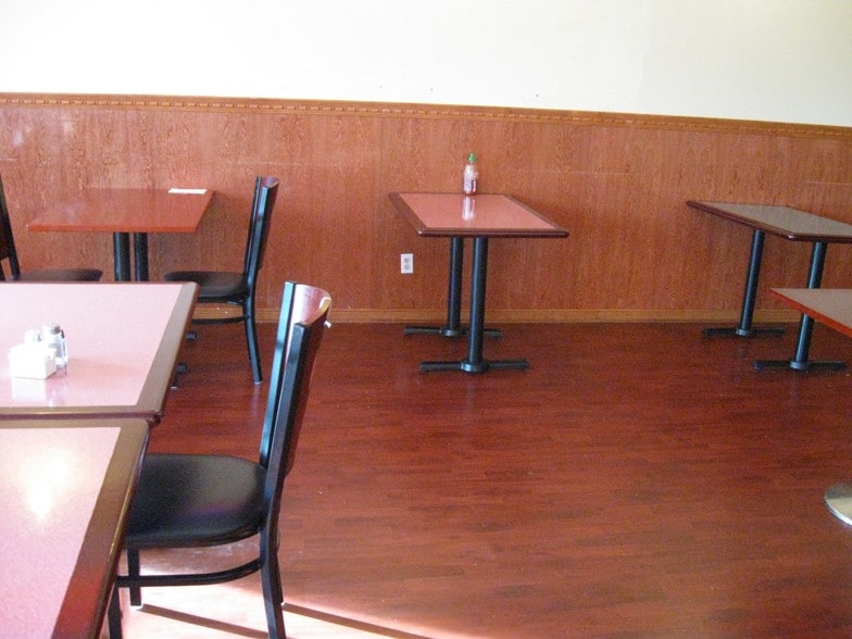 More Photos Of 607 SE Everett Mall Way, Everett General Retail For Lease