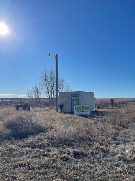More Photos Of 22 NW M St, Watford City Trailer Camper Park For Sale