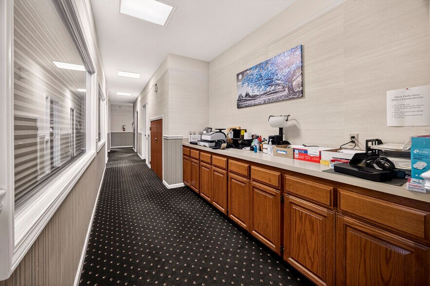 More Photos Of 20 Independence Cir, Chico Office For Sale