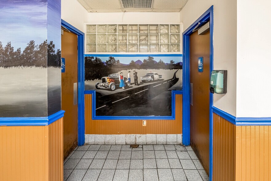 More Photos Of 497 E Blackstock Rd, Spartanburg Restaurant For Lease
