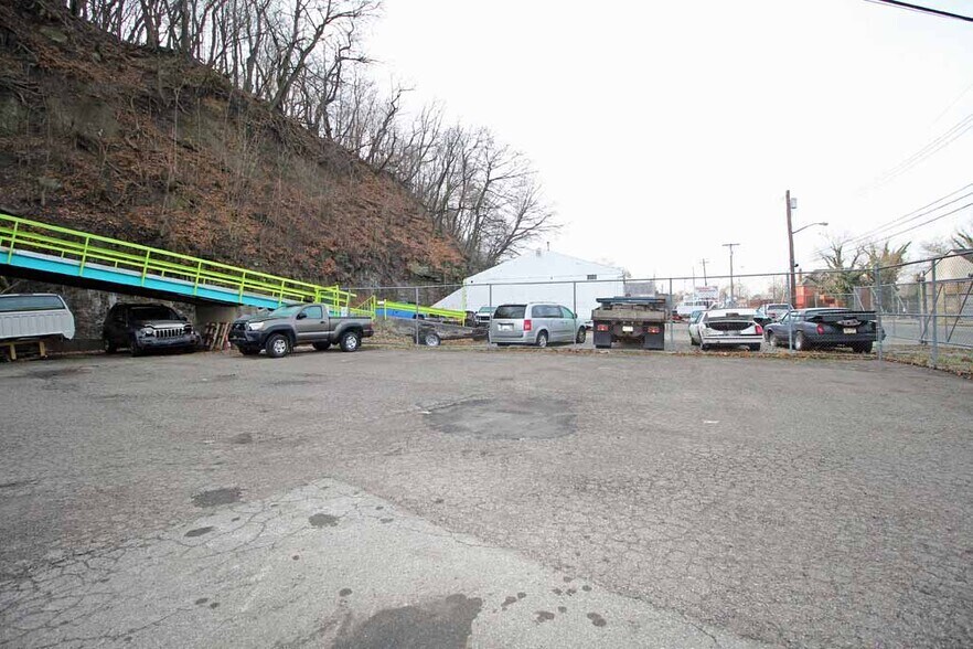 More Photos Of 8030 Bennett St, Pittsburgh Self Storage For Sale