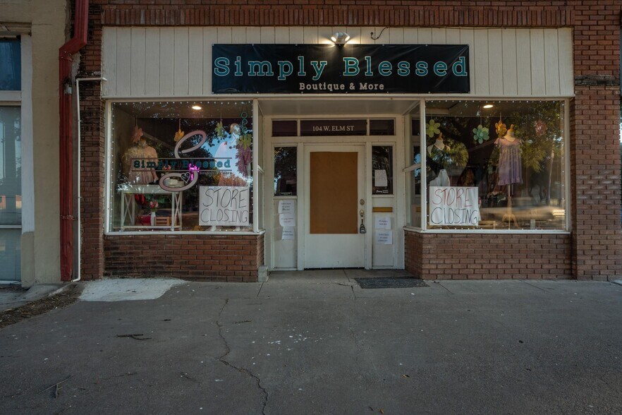 More Photos Of 104 W Elm St, Hillsboro Storefront Retail Office For Lease
