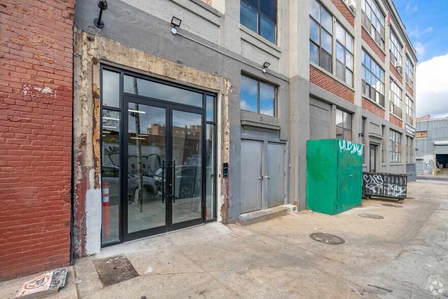 More Photos Of 4 Evergreen Ave, Brooklyn Light Manufacturing For Lease