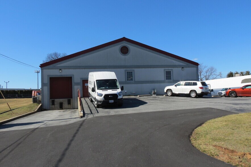 More Photos Of 1176 Enterprise Ct, East Petersburg Industrial For Lease