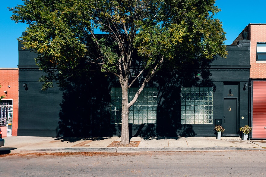 Primary Photo Of 3146 W Chicago Ave, Chicago Showroom For Sale