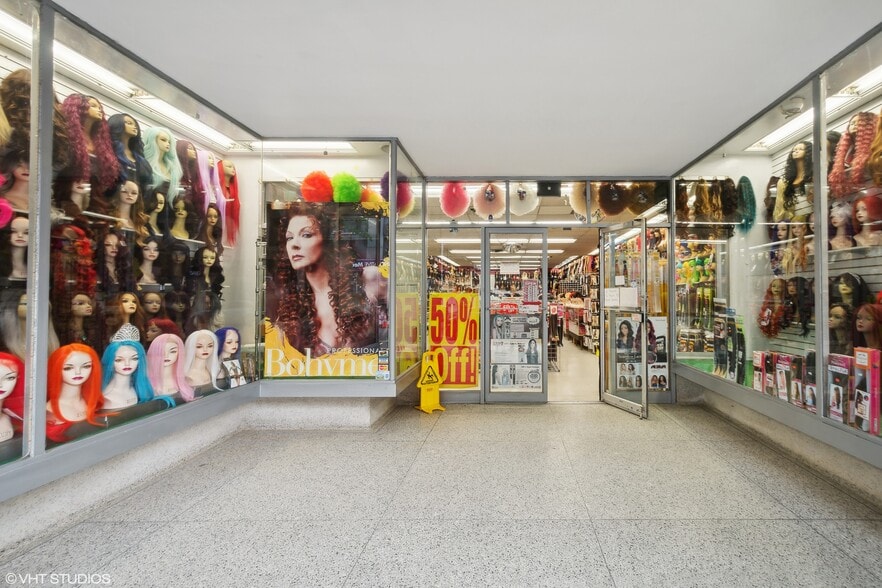 More Photos Of 1254 N Milwaukee Ave, Chicago General Retail For Sale