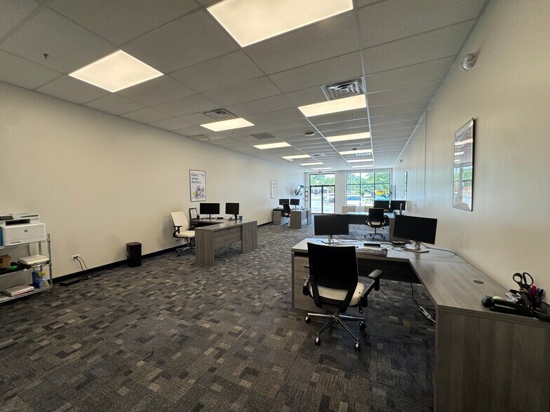 More Photos Of 4579-4589 Route 71, Oswego Storefront Retail Office For Lease