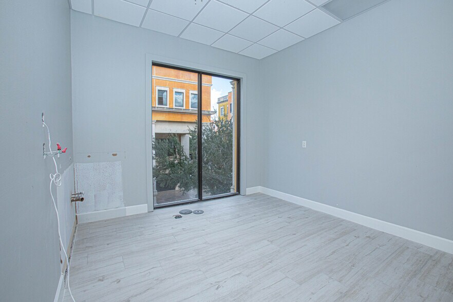 More Photos Of 6996 Piazza Grande Ave, Orlando Office For Lease