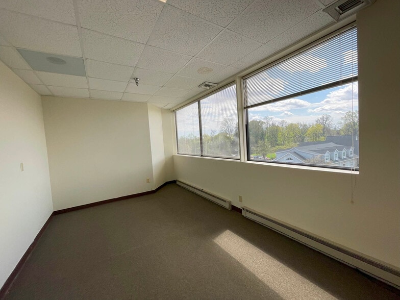 More Photos Of 120 Sister Pierre Dr, Towson Medical For Sale