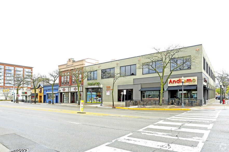 More Photos Of 107 S Main St, Royal Oak Storefront For Lease
