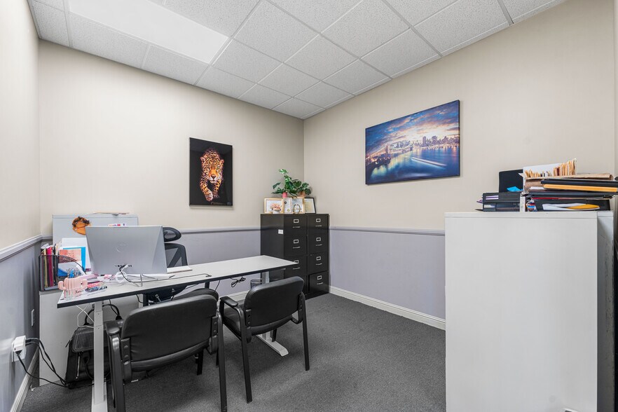 More Photos Of 514 Commerce Ave, Palmdale Medical For Sale