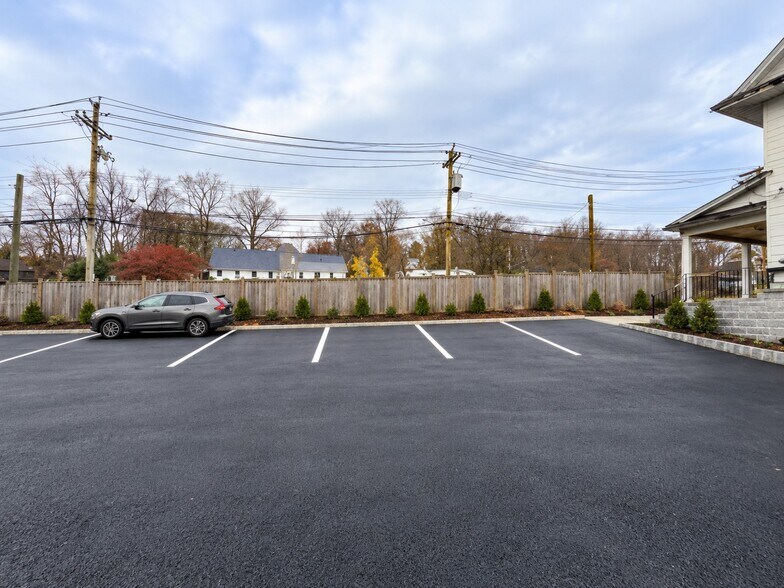 More Photos Of 578 Tarrytown Rd, White Plains Storefront Retail Office For Lease