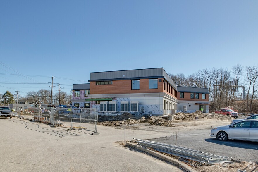 More Photos Of 95 Jefferson Blvd, Warwick Office For Sale