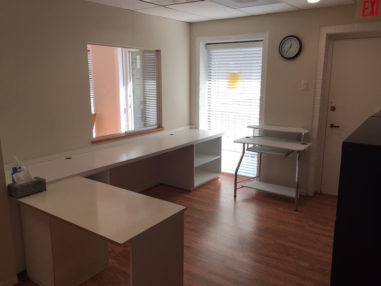 More Photos Of 6116 Rolling Rd, Springfield Medical For Lease