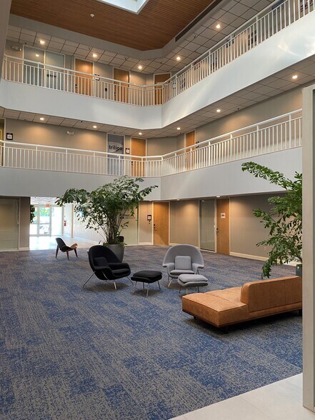 More Photos Of 150 West Park Loop, Huntsville Office For Lease