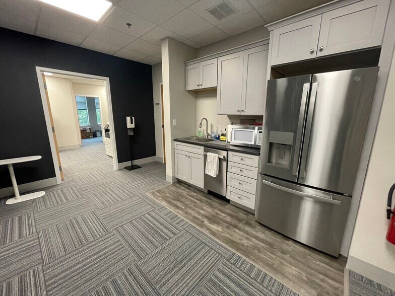 More Photos Of 42 Winter St, Pembroke Flex For Sale