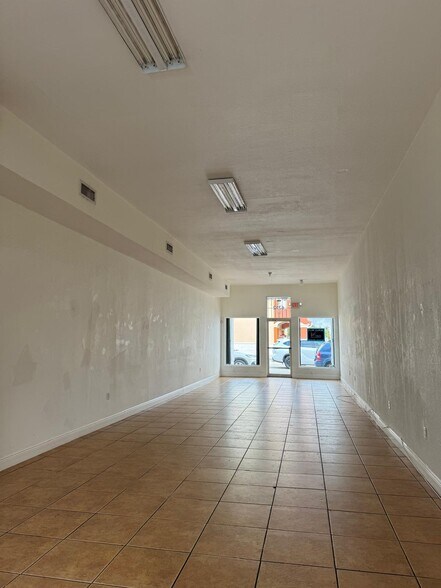 More Photos Of 6708-6716 W Flagler St, Miami Office For Lease