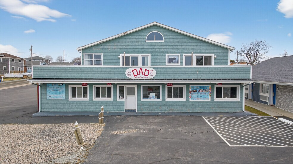 More Photos Of 1 Angell Rd, Narragansett Storefront Retail Residential For Sale