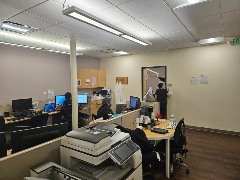 More Photos Of 10690 Del Mar Pky, Aurora Unknown For Lease