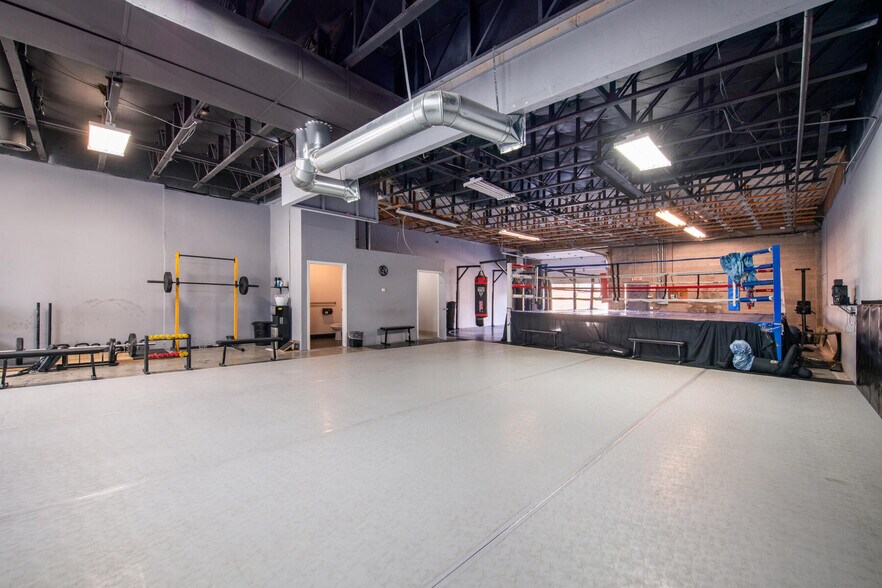 More Photos Of 2900-2912 S West Temple, Salt Lake City Light Manufacturing For Lease