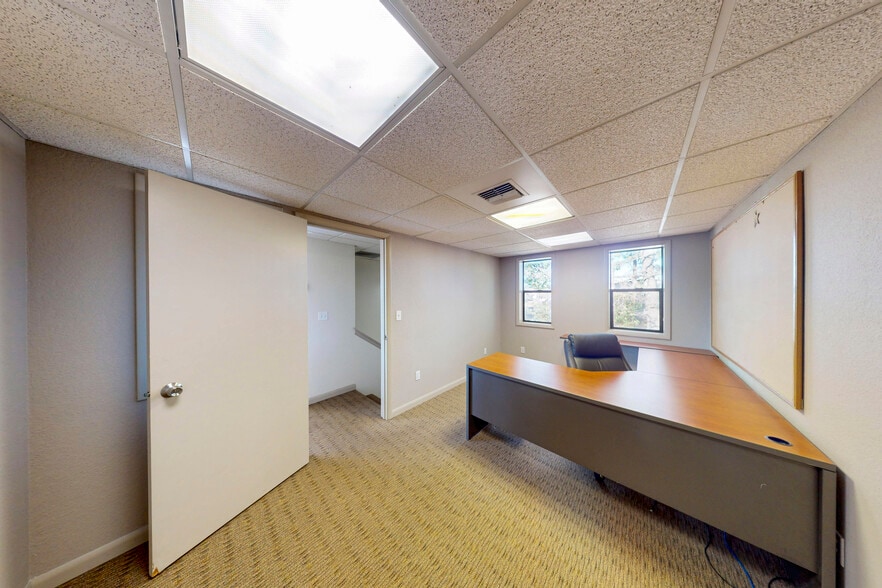 More Photos Of 2803 29th Ave SW, Tumwater Warehouse For Sale