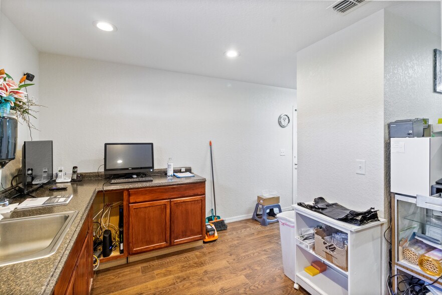 More Photos Of , Winter Haven Office For Sale