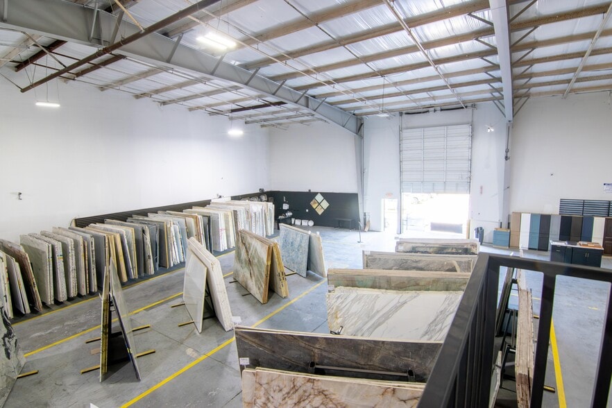 More Photos Of 1921 5th Ave S, Saint Petersburg Warehouse For Lease