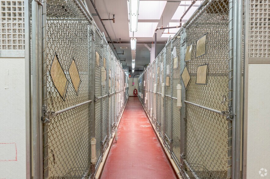 More Photos Of 1 Brockway Pl, White Plains Veterinarian Kennel For Lease