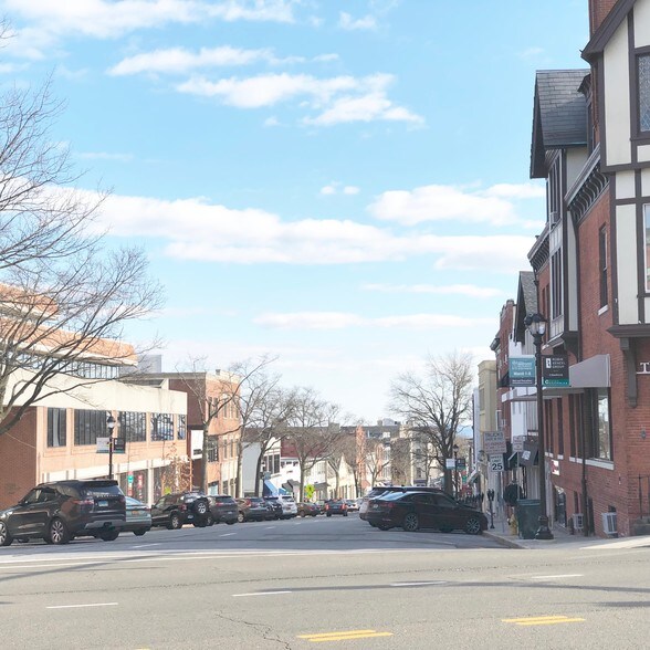More Photos Of 5 W Putnam Ave, Greenwich Office For Sale